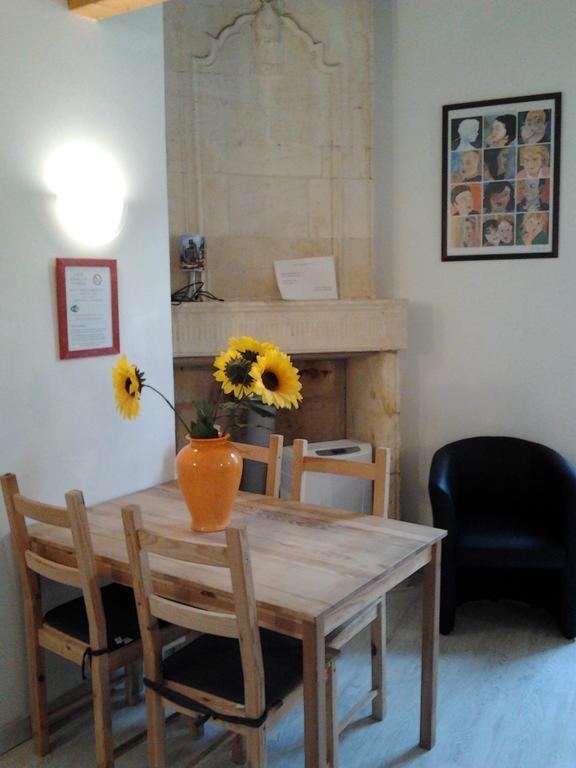 Logis Andraud Studios Saint-Émilion Værelse billede